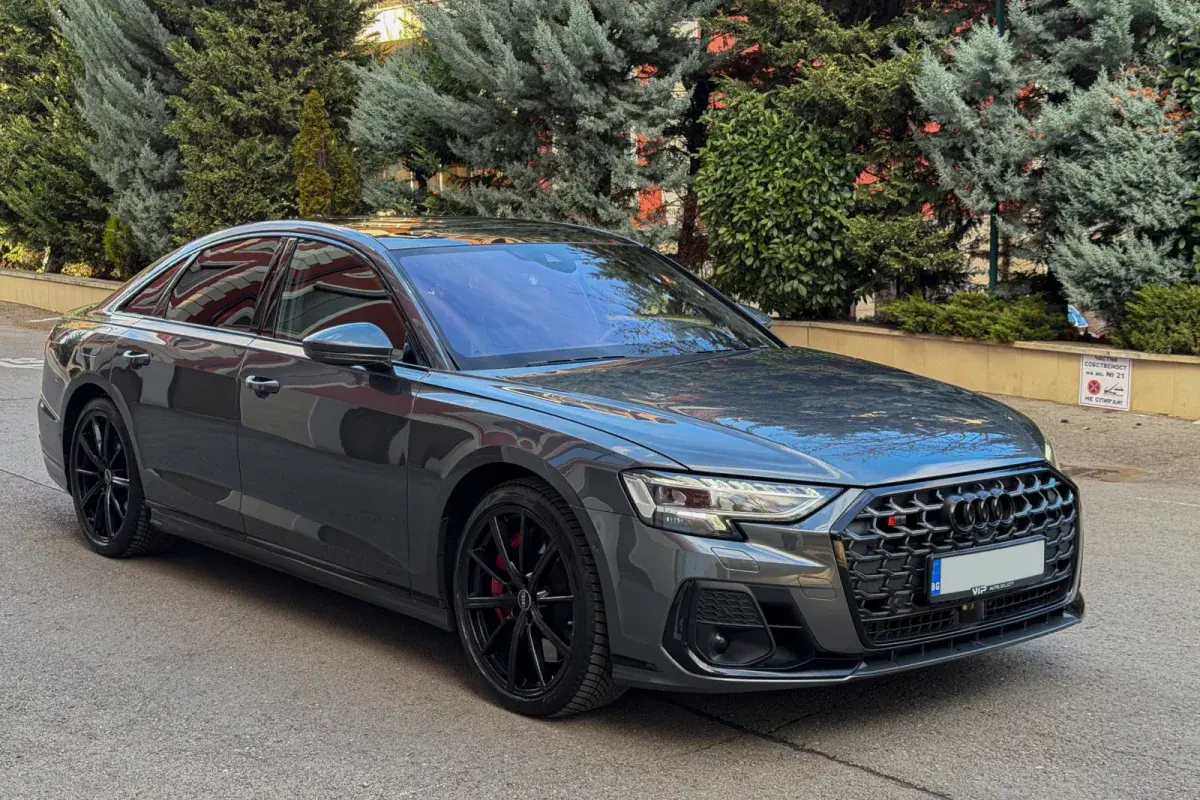 Audi S8